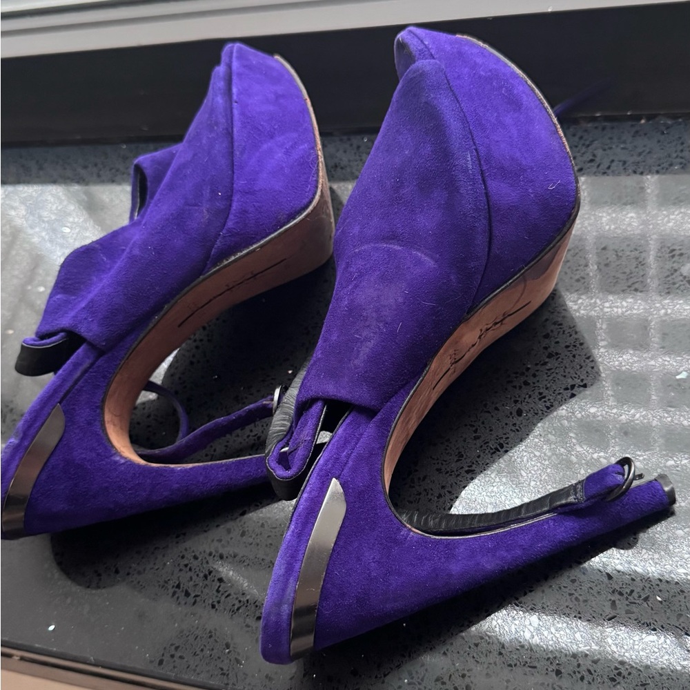 DOLCE VITA  electric blue suede high heels. Peep toe ankle wrap. Size 8